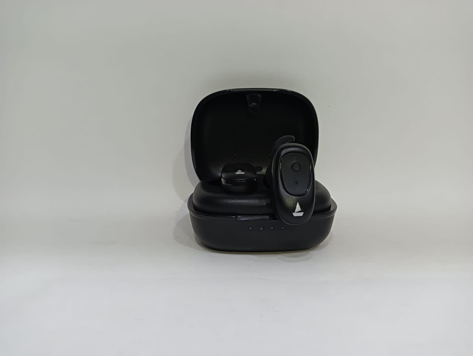 BOAT AIRDOPES TWIN WIRELESS EARBUDS(03999) Buy Online